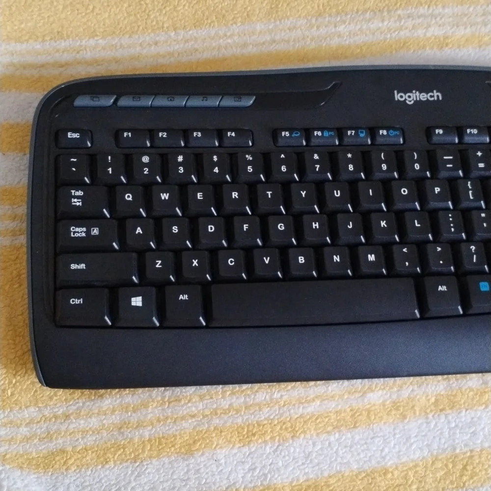 Logitech Black Wireless Keyboard Z855 y-R0009